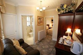 Barbican Lodge annex suite 