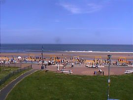 Beach to rear 