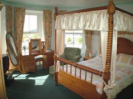 Four Poster Bedroom 