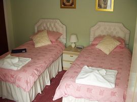 Twin Bedroom 