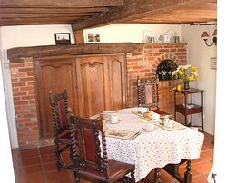 The dining room in the cottage 