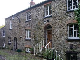 Built in 1670 - The Long House 