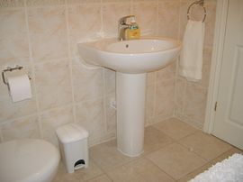 En-suite bathroom 