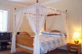 Four Poster Bedroom 