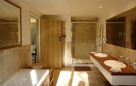 Luxury Bathroom 