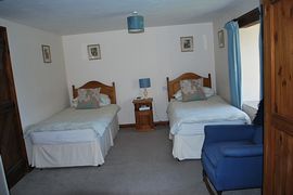 Twin bedroom 