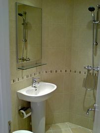En-suite shower Wet-room 