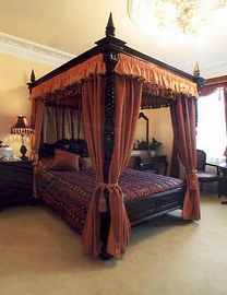 Four Poster Bed 