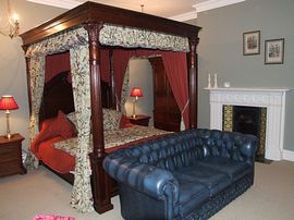 Stanley Room Four poster with view 