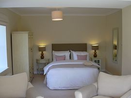 King size superior bedroom 