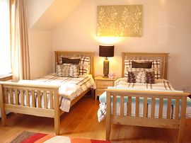 Twin room with en-suite 