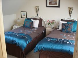 win /Double Bedroom  