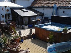Garden, Decking & Hot tub