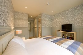 Double Ensuite Brooks Bristol  