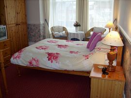 Double Room (4)